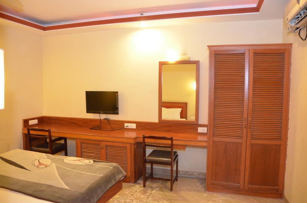 Hotel Raya'S Annexe-1 Kumbakonam Bagian luar foto